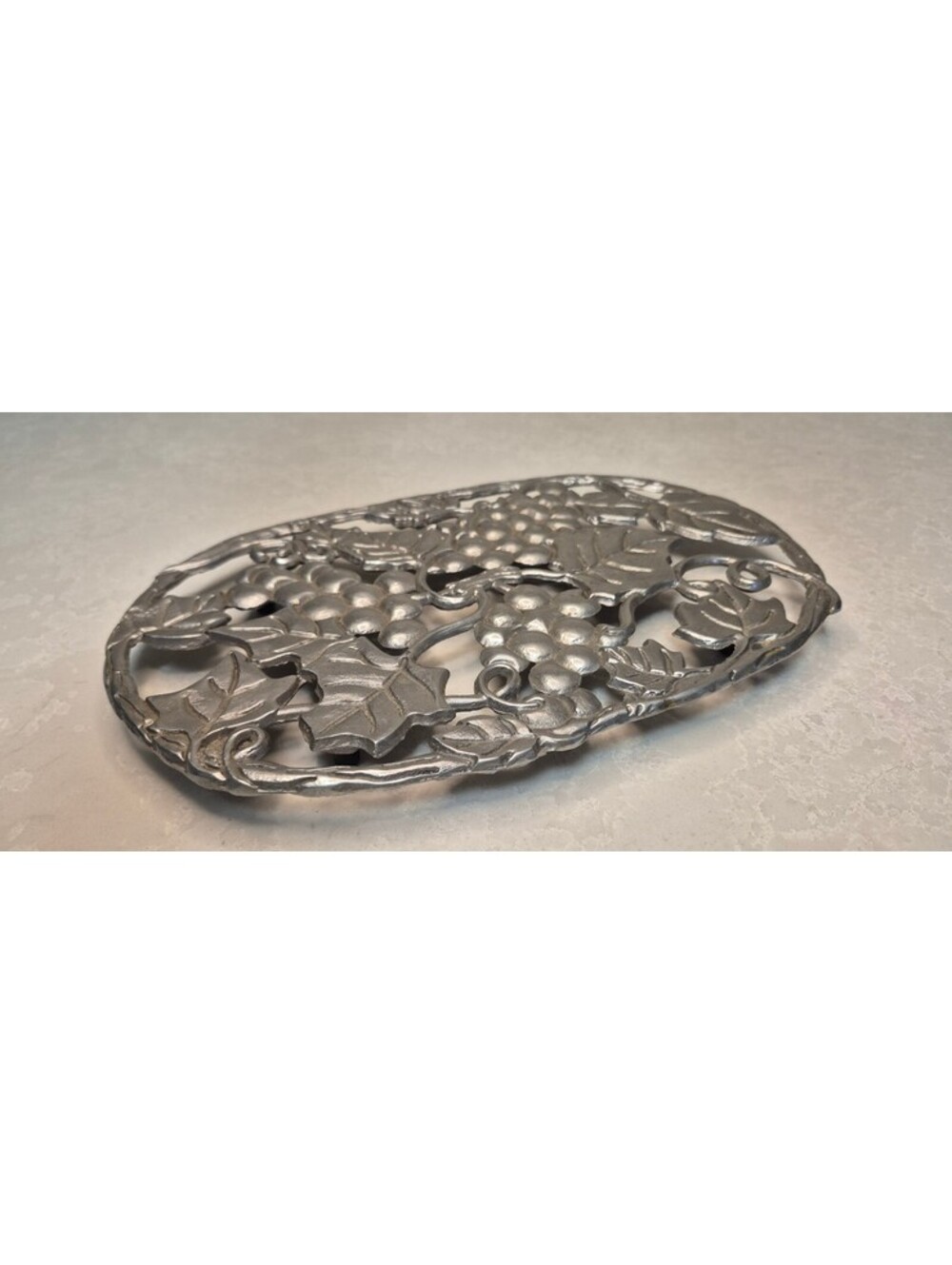 Vintage Cast Aluminum Grape Vine Oval Openwork Kitchen Trivet 10.5"